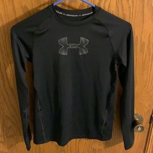 Youth XL YXL Black fitted under Armour long sleeve fitted shirt